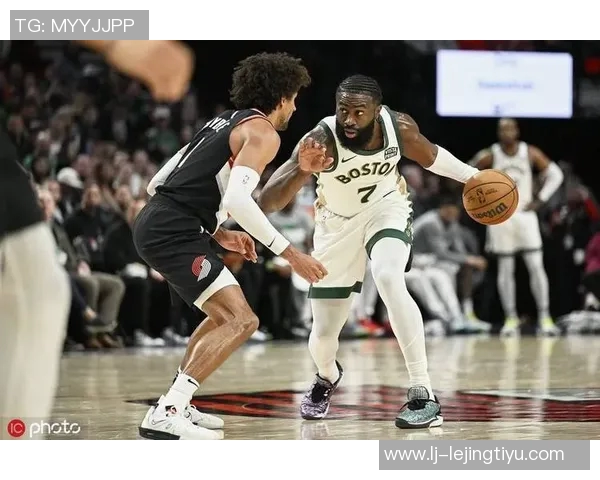 杰伦布朗反思防守失误称今天比赛表现不佳需改进