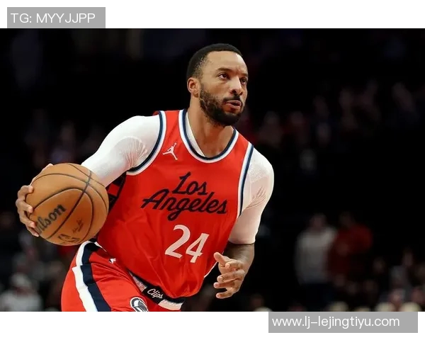 诺曼鲍威尔喜迎新生命00后女友怀孕颜值引关注